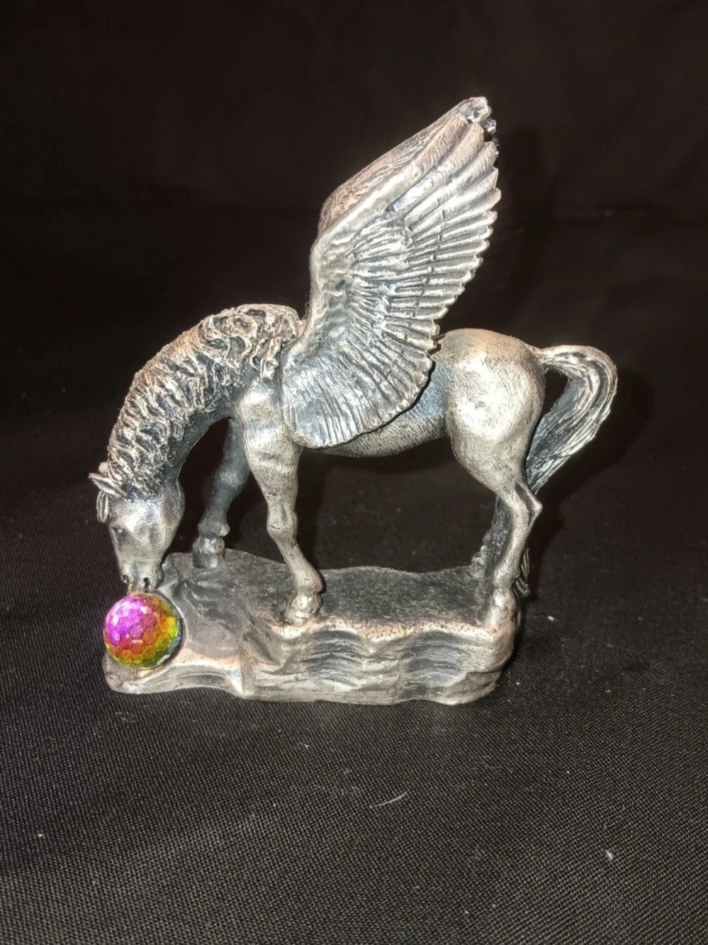 Rare WAPW Tutor Mint Myth And Magic Pegasus  Figurine With Rainbow Orb